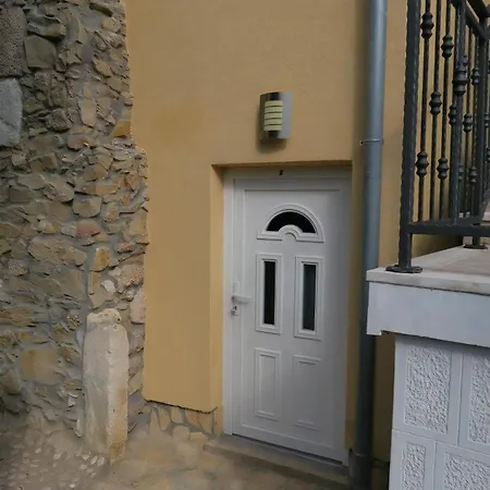 Renoviertes In Mit Terrasse Σπίτι διακοπών *