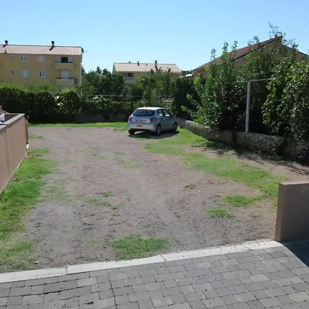 Renoviertes In Mit Terrasse *